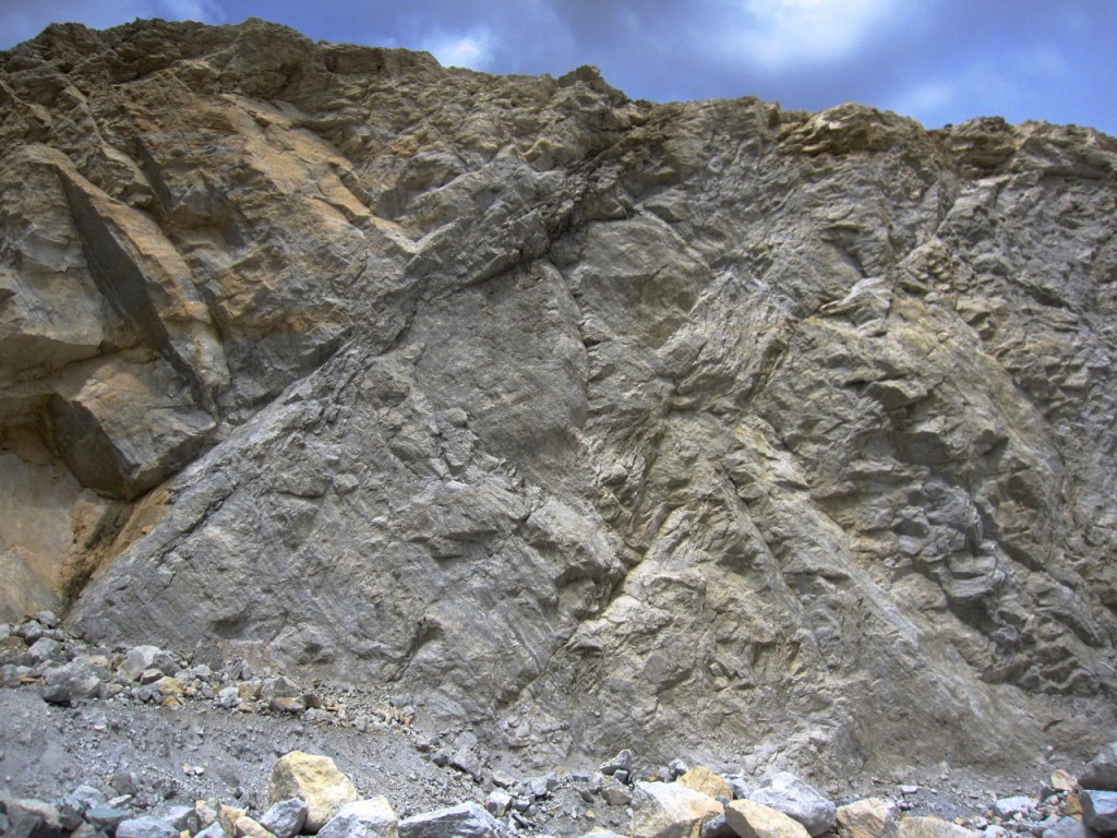 Massive highwall of Silurian carbonates. Looking north. Click for larger.